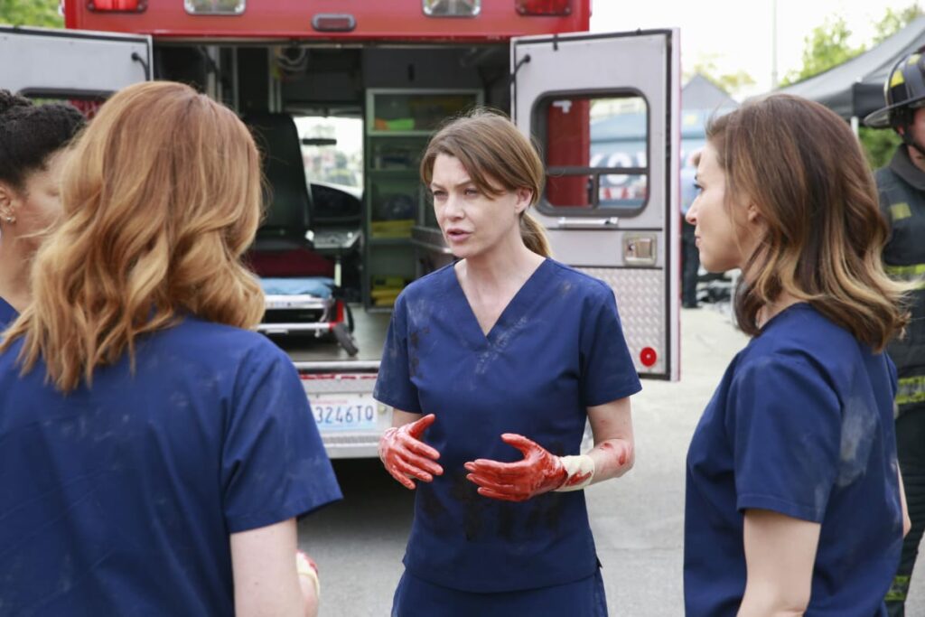 Bloody Hands - Grey's Anatomy Season 11 Episode 23