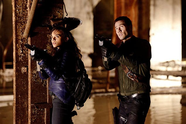 Sticky Situation - Killjoys Season 1 Episode 2