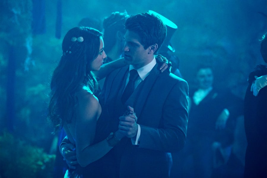 Crack A Smile - Pretty Little Liars Season 6 Episode 9