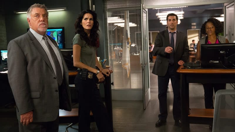 Going To the Dogs - Rizzoli & Isles