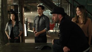 Team Scorpion is Briefed on the Case - Scorpion Season 2 Episode 1
