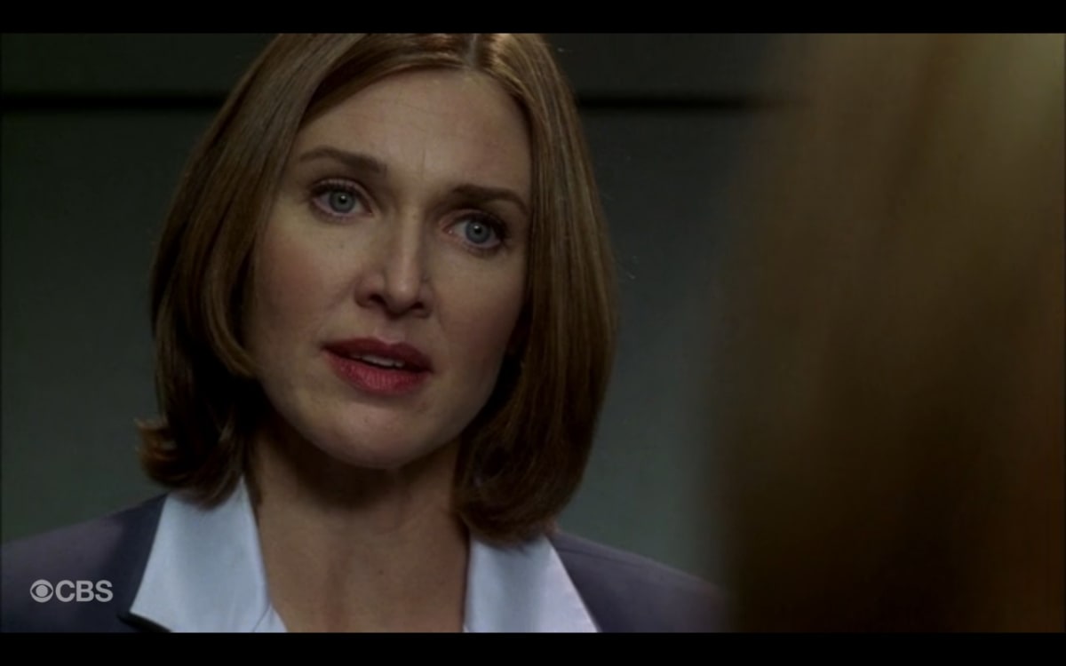 Brenda Strong as Dr. Leigh Sapien, 