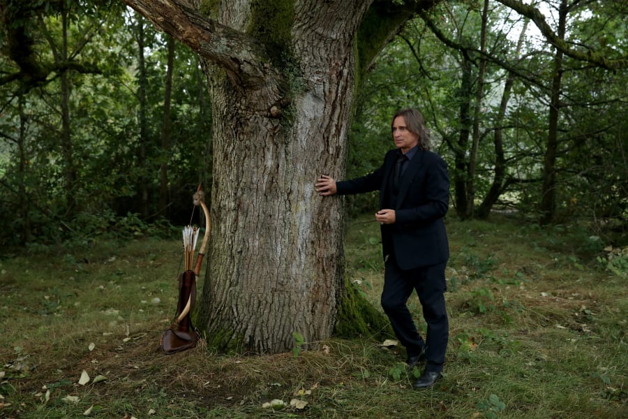 A Bow and Arrow - Once Upon a Time Season 5 Episode 5