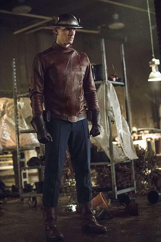 Flash Assist! - The Flash Season 2 Episode 2