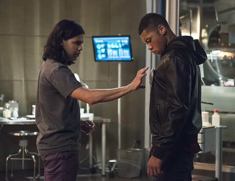 Suiting Up - The Flash Season 2 Episode 4