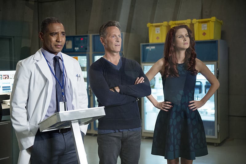 In the Lab - iZombie Season 2 Episode 8