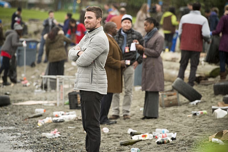 Cleaning the Water - Arrow Season 4 Episode 9