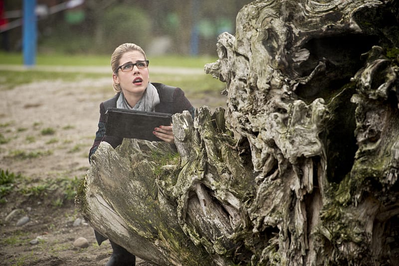 Under Attack - Arrow Season 4 Episode 9