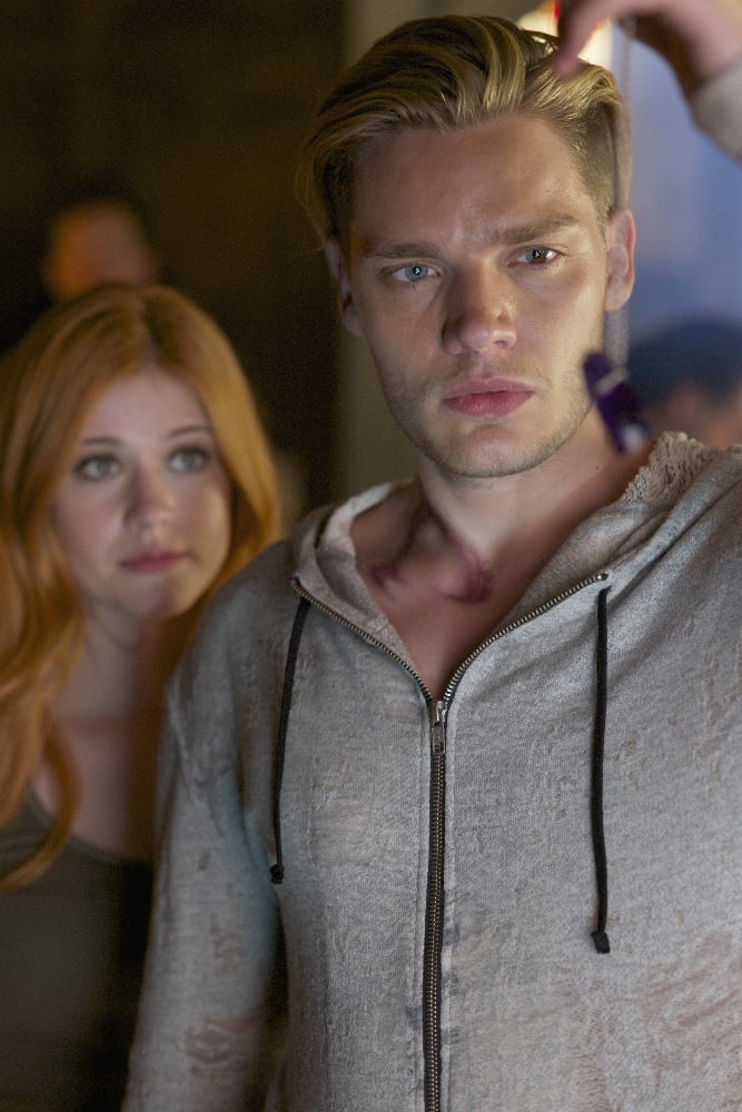 Behind me - Shadowhunters Season 1 Episode 5