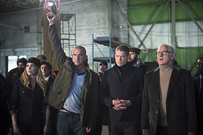 Buying! - DC's Legends of Tomorrow Season 1 Episode 2