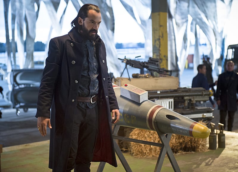 My Package - DC's Legends of Tomorrow Season 1 Episode 2