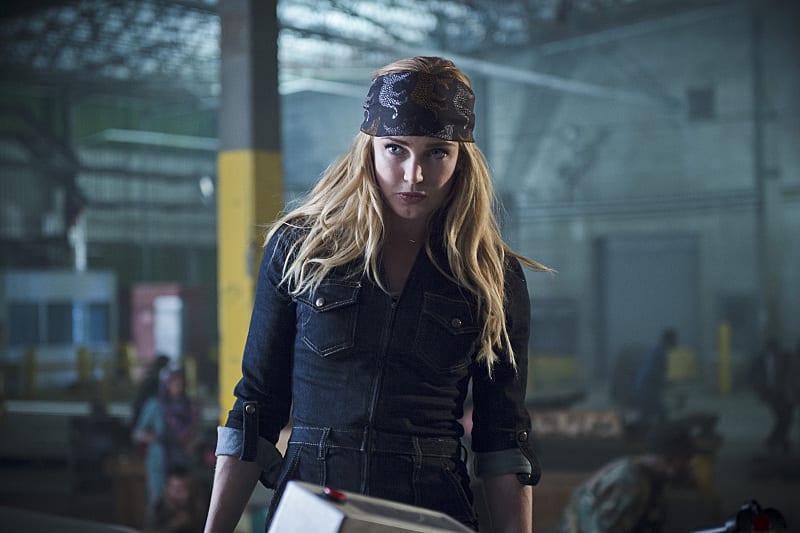 Someone's In Trouble - DC's Legends of Tomorrow Season 1 Episode 2
