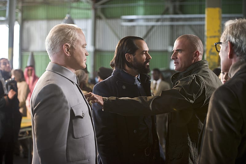 Two Evil Dudes - DC's Legends of Tomorrow Season 1 Episode 2