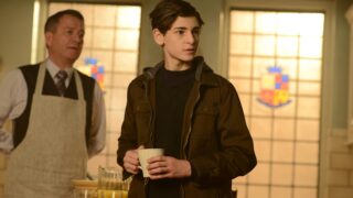 Warm coffee - Gotham Season 2 Episode 17