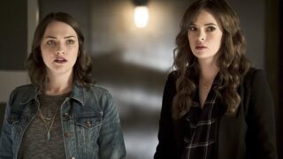 Gal Pals - The Flash Season 2 Episode 23