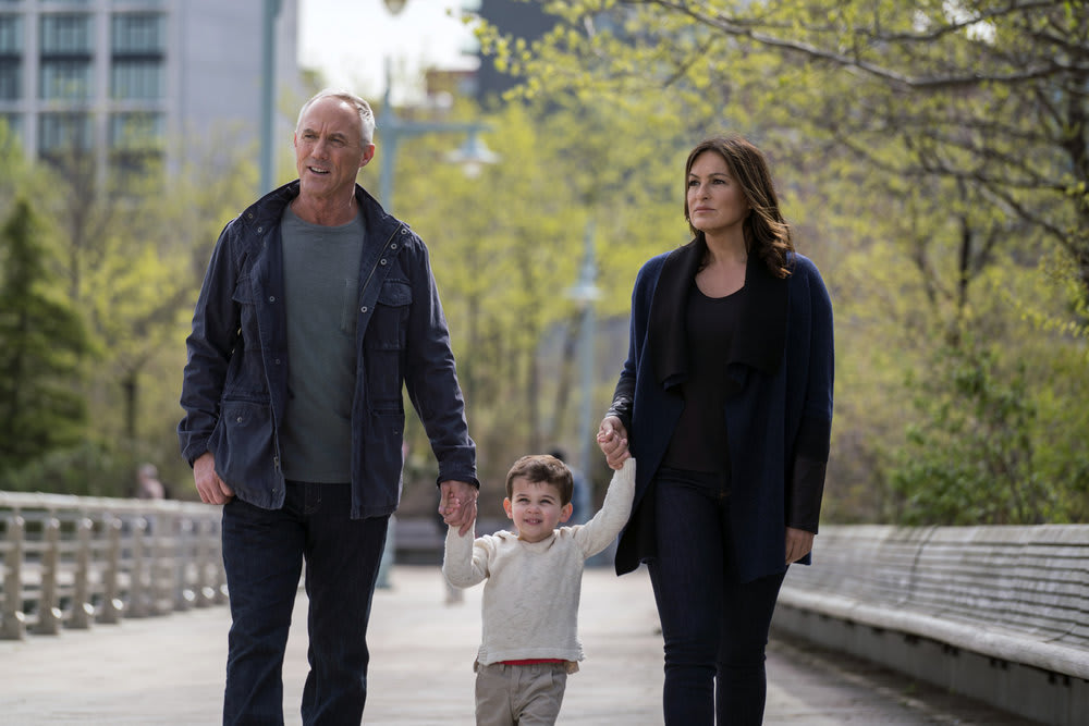 Lives Are On The Line - Law & Order: SVU
