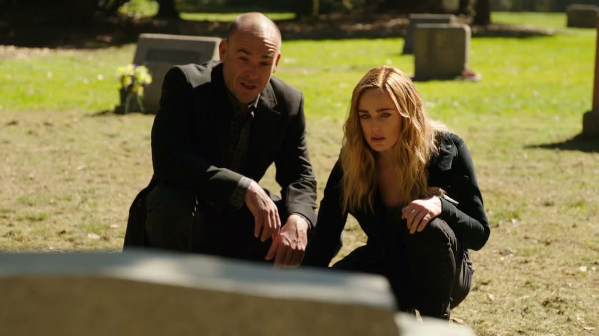Sara Finds out about Laurel's Death on Legends of Tomorrow
