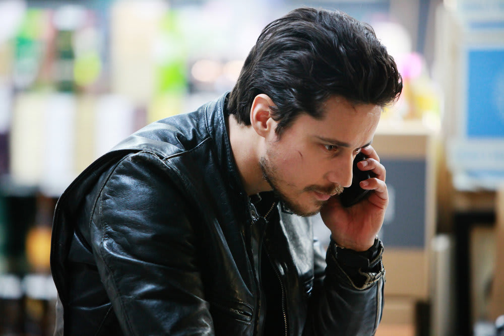 James Tracks Teresa - Queen of the South Season 1 Episode 10