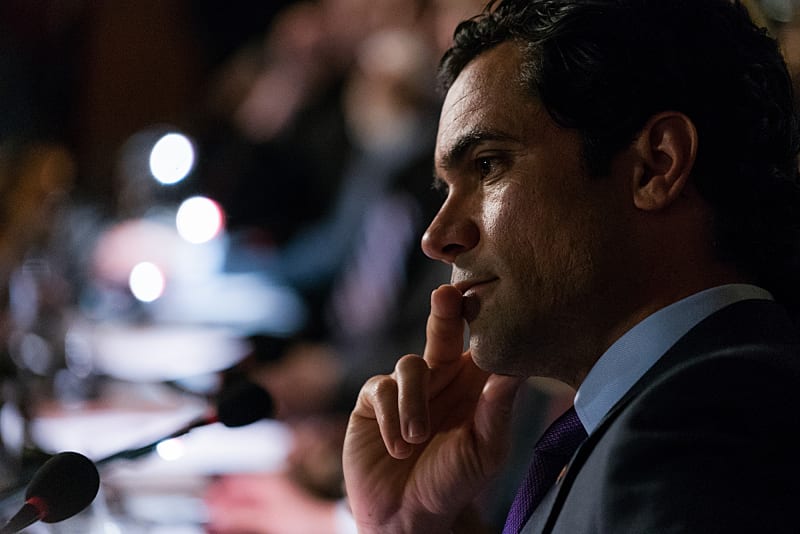 Thinking Man - BrainDead Season 1 Episode 8