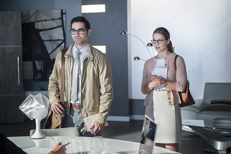Clark and Kara - Supergirl Season 2 Episode 1