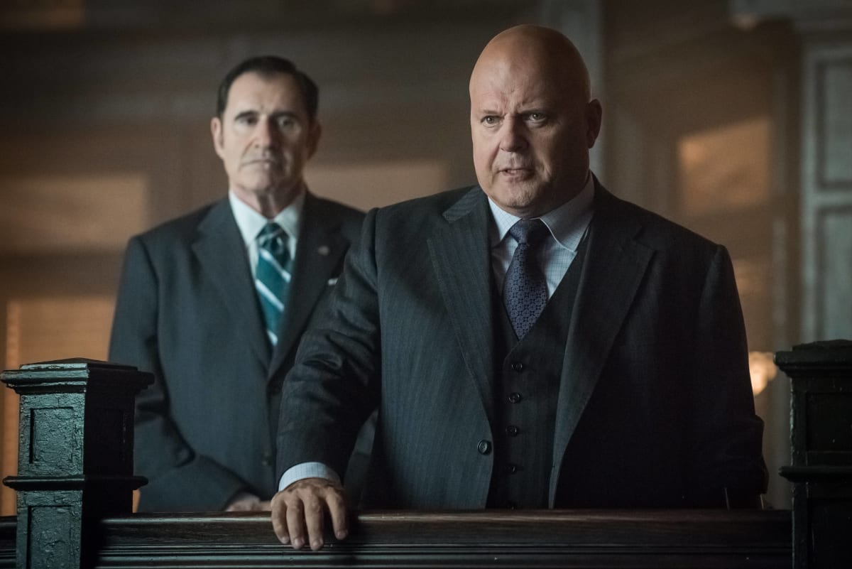 Out of Control - Gotham Season 3 Episode 1