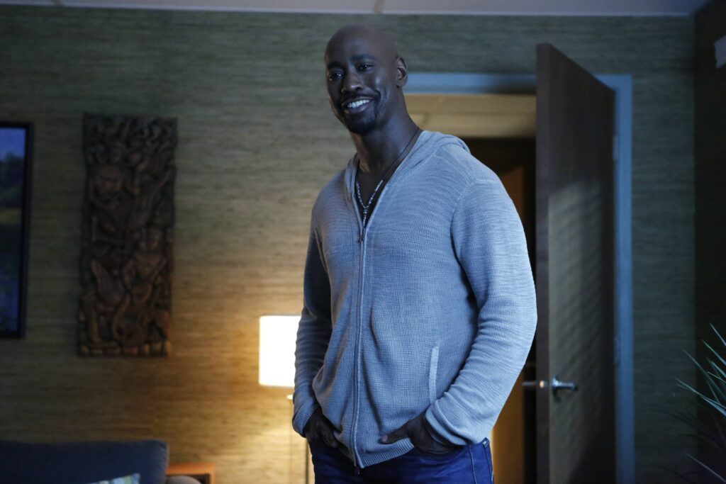 Big Smile - Lucifer Season 2 Episode 2