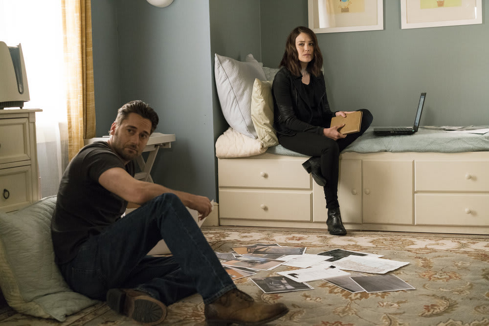 Liz and Tom getting work done - The Blacklist Season 4 Episode 3