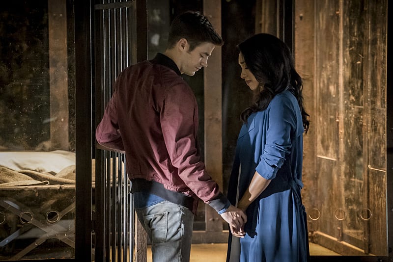 More than Friends? - The Flash Season 3 Episode 1