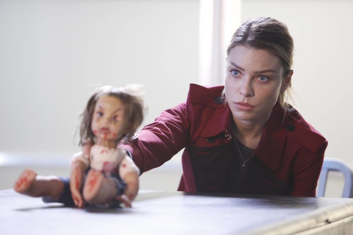 The Doll from Hell - Lucifer Season 2 Episode 2