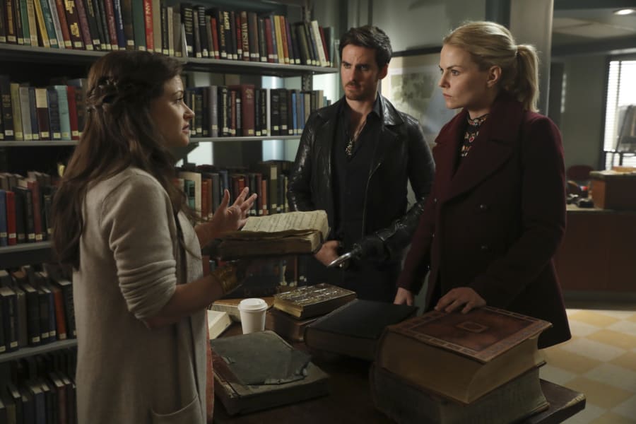 Help in the Library - Once Upon a Time Season 6 Episode 9