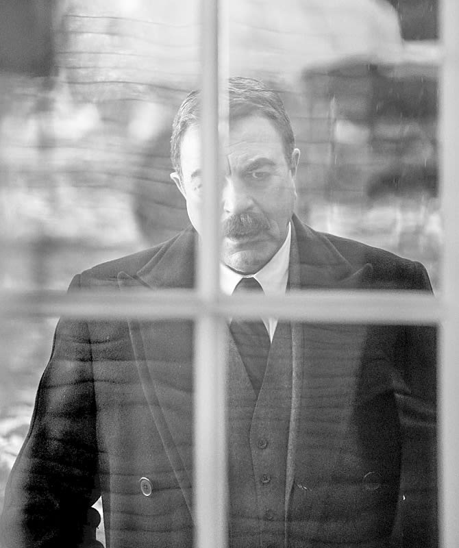 Frank Reagan at the Door - Blue Bloods Season 7 Episode 10