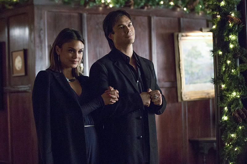 Guess Who's Coming to Dinner - The Vampire Diaries Season 8 Episode 7