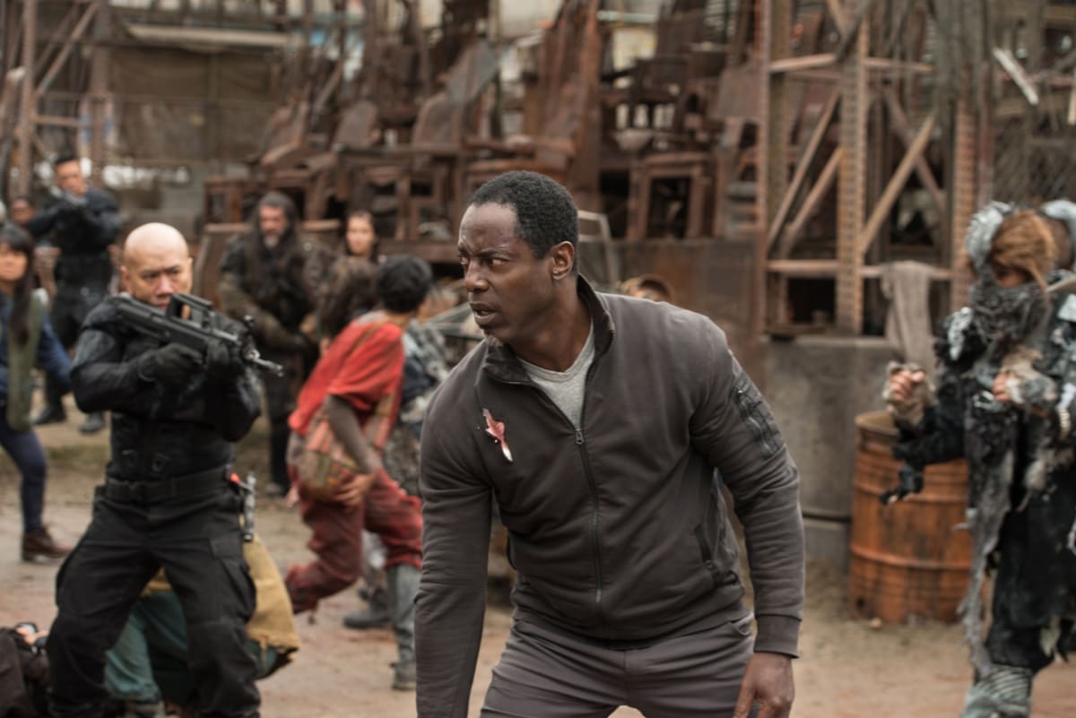 A Standoff - The 100 Season 4 Episode 1