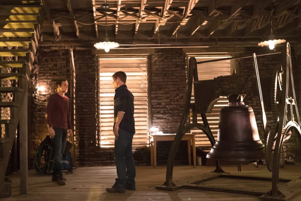 Assembling the Bell - The Vampire Diaries Season 8 Episode 10