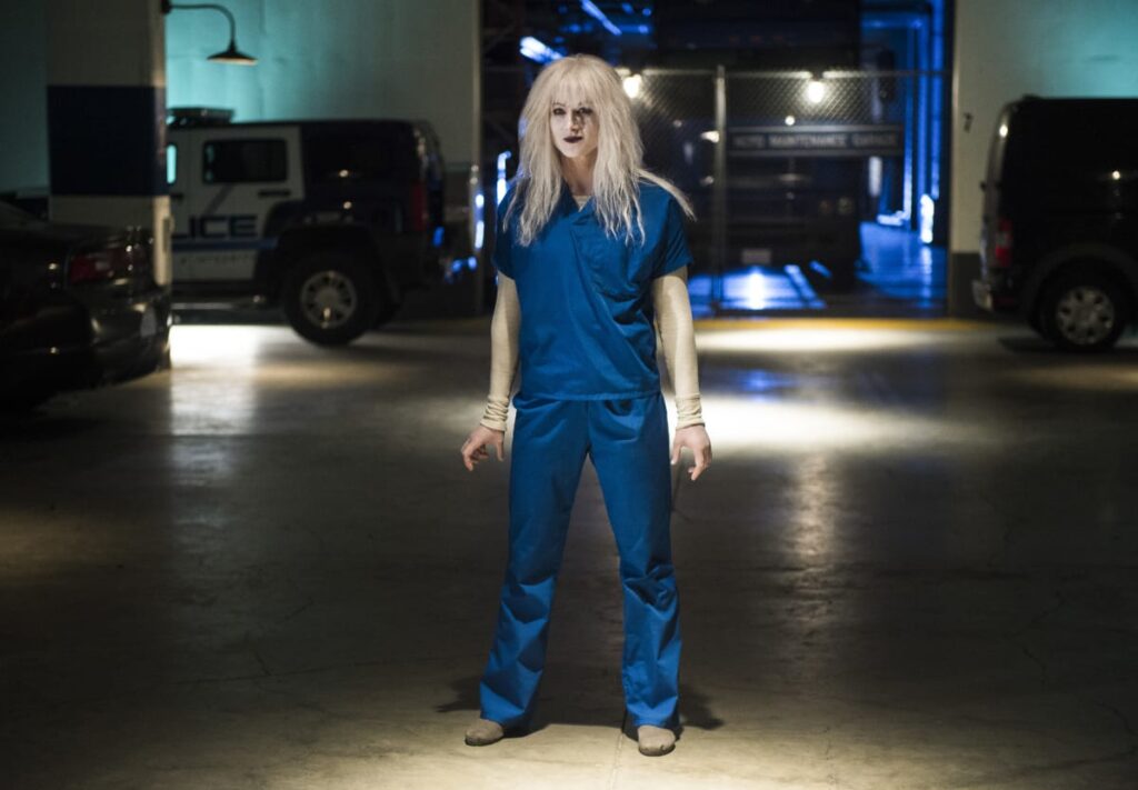 Livewire Breaks Out - Supergirl Season 2 Episode 10