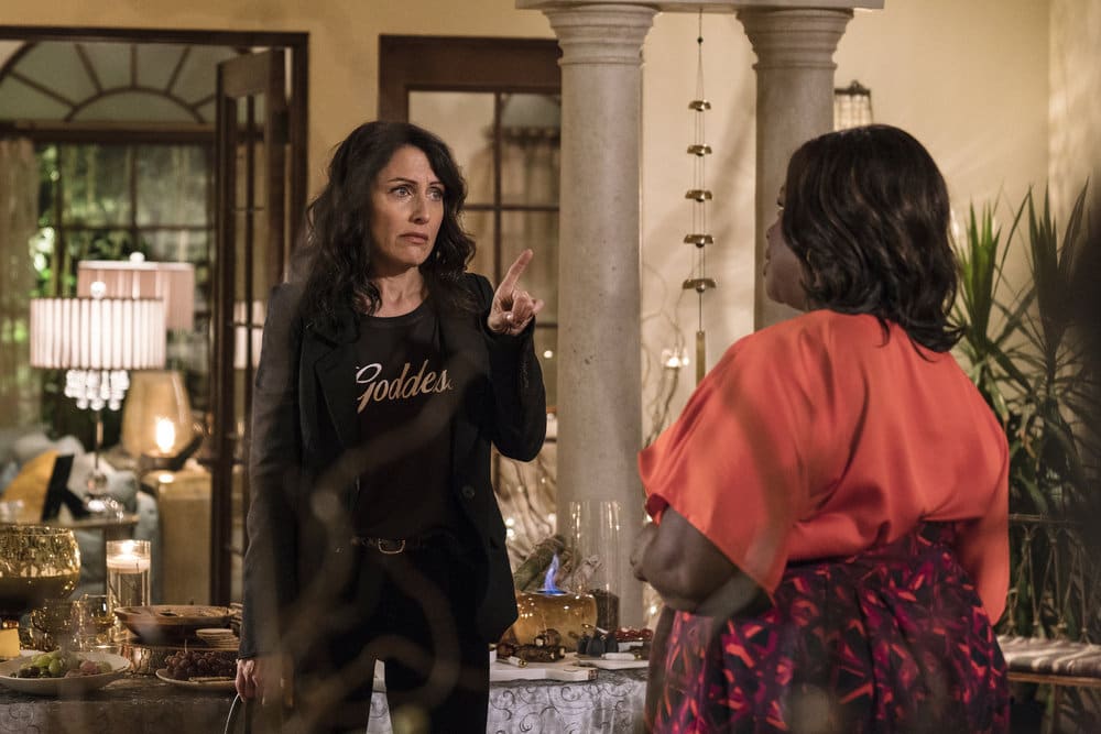 Pointed Finger - Girlfriends' Guide to Divorce Season 3 Episode 1