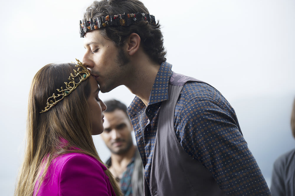 Royal Kiss - The Magicians Season 2 Episode 1