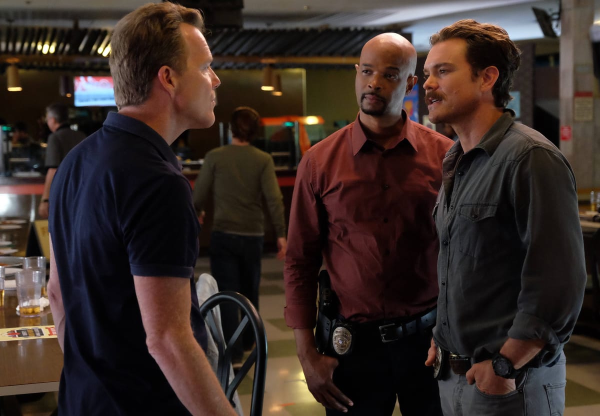 The Club - Lethal Weapon Season 1 Episode 11