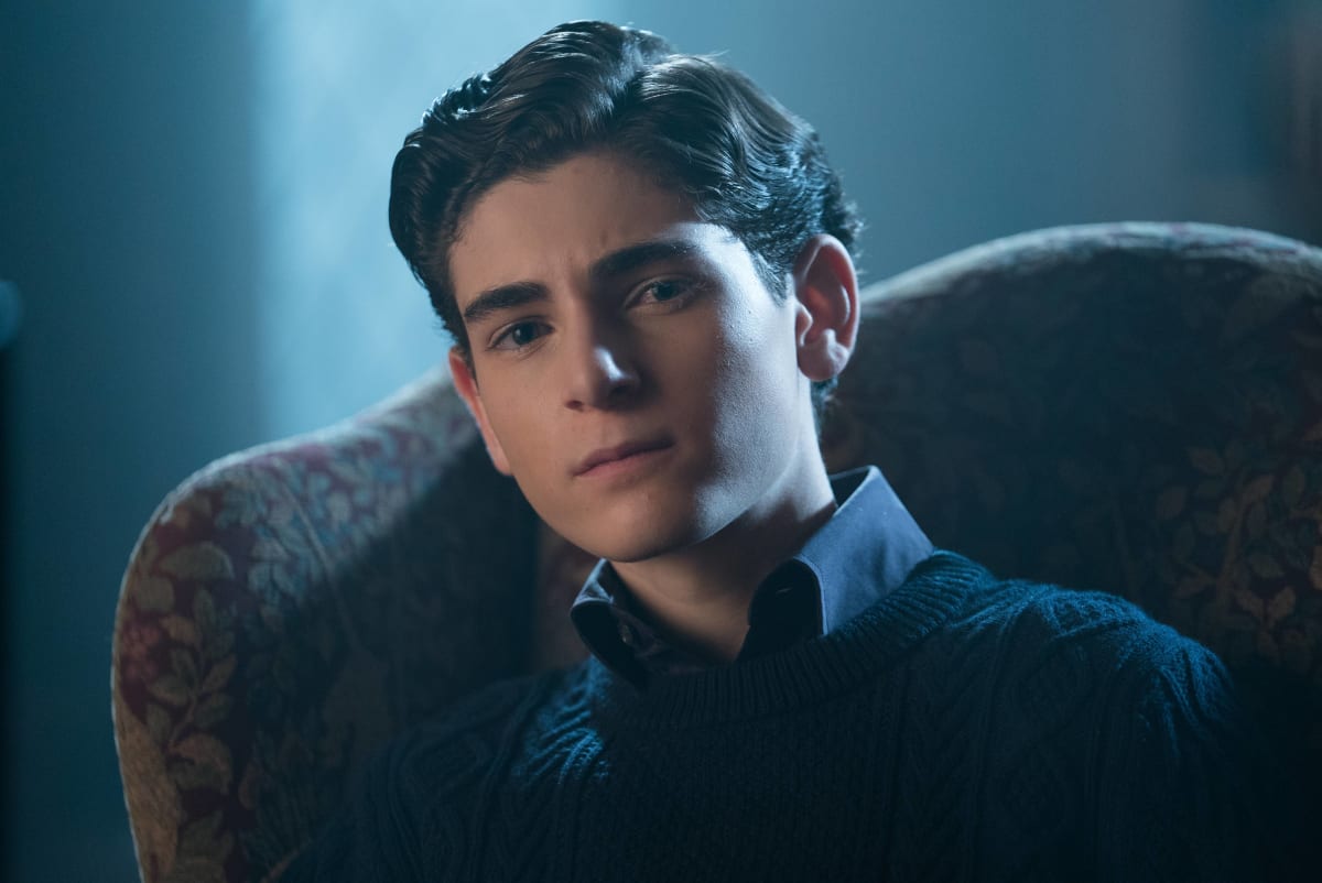 Who's There? - Gotham Season 3 Episode 13