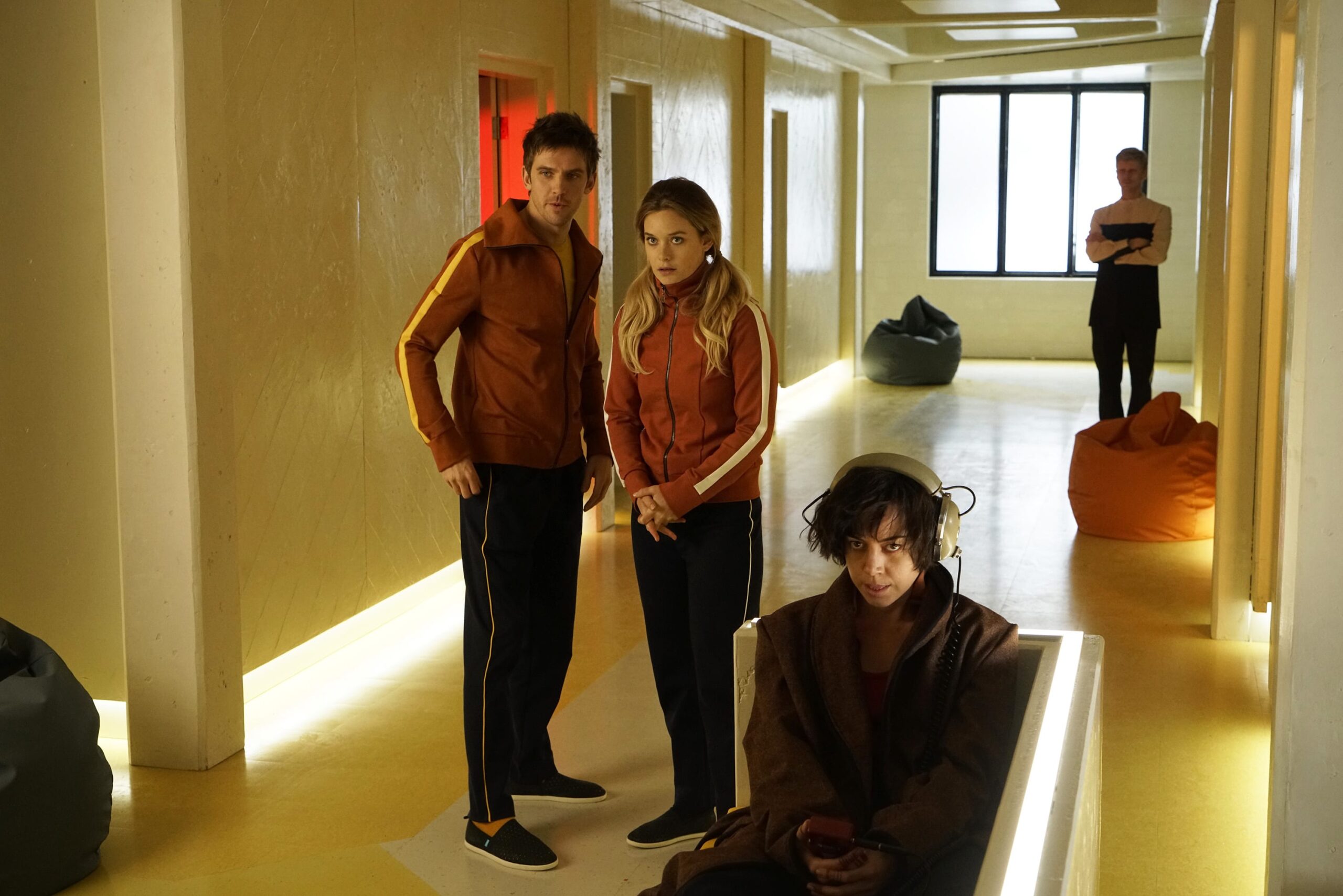 David, Syd, and Lenny at Clockworks - Legion Season 1 Episode 1