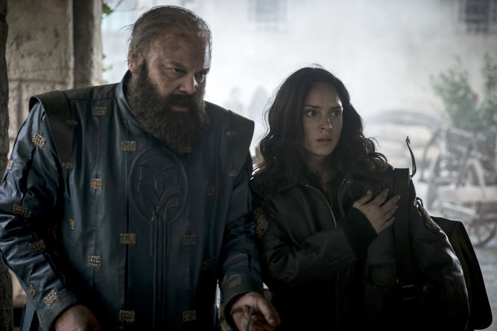Escaped - Emerald City Season 1 Episode 10