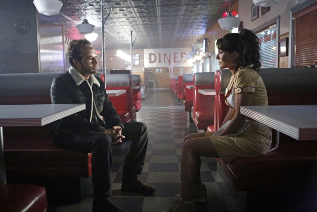 Seeking An Ally - Riverdale Season 1 Episode 5
