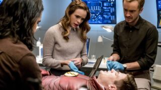 Barry's injured! - The Flash Season 3 Episode 15
