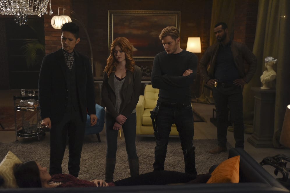 Dot In Distress - Shadowhunters Season 2 Episode 10