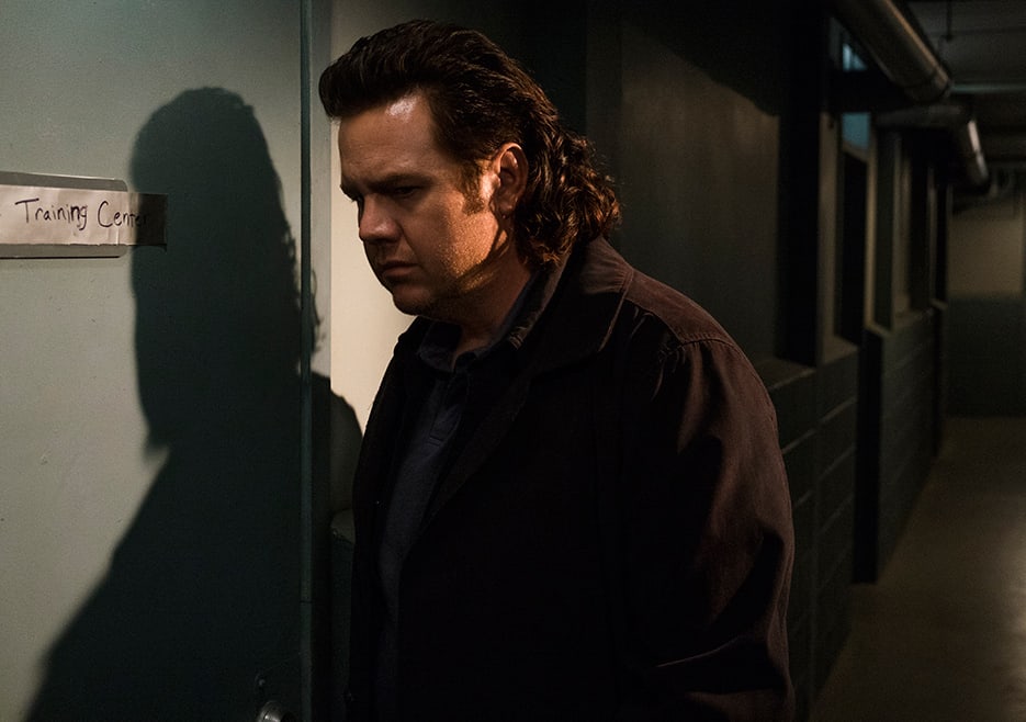 Eugene takes a listen - The Walking Dead Season 7 Episode 15