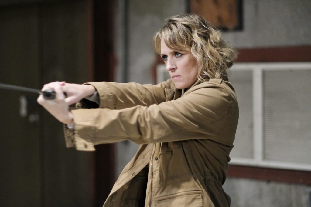 Mary finishes the blow - Supernatural Season 12 Episode 14