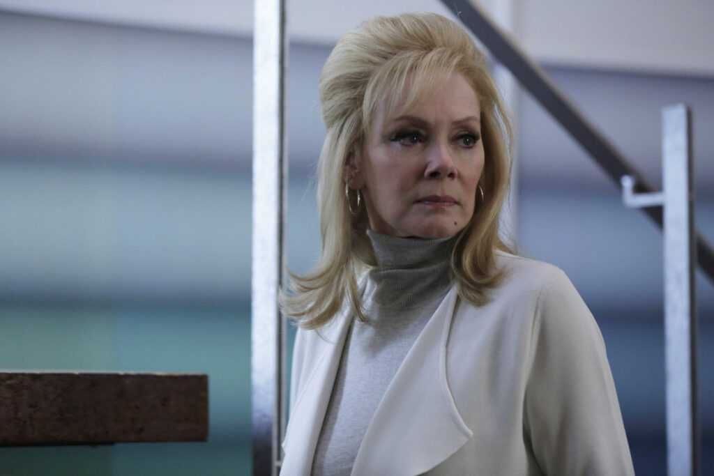 Melanie Misses Oliver - Legion Season 1 Episode 4