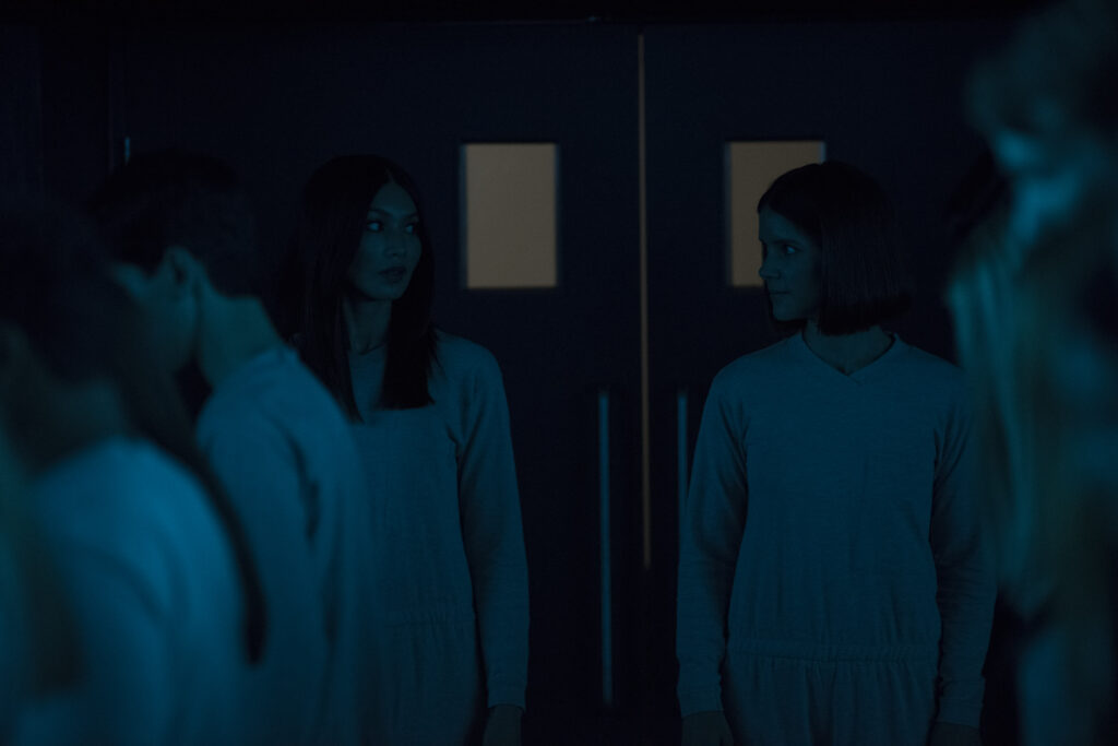 Mia and Hester are in Danger - Humans Season 2 Episode 7