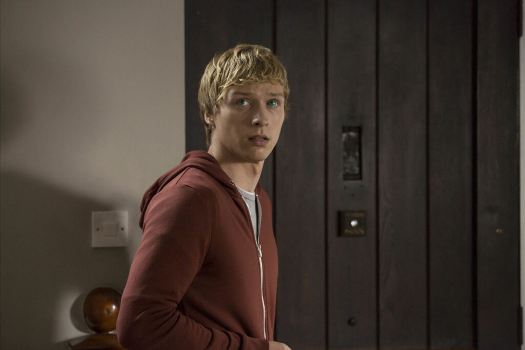 Odi In Crisis - Humans Season 2 Episode 6