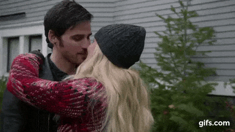 Pause for a kiss - Once Upon a Time Season 6 Episode 12